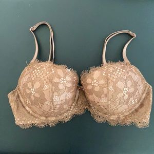 Dainty nude color bra